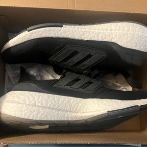 Adida mens ultraboost 22 size 8
